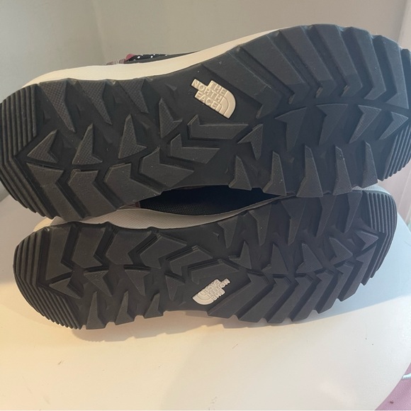 THE NORTH FACE Thermoball Lace Up
Womens Boots size Brand New size 6 - Picture 6 of 9